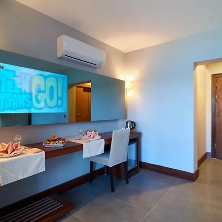 Khaja Hotel&beach *