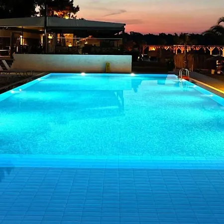 호텔 Khaja Hotel&beach *